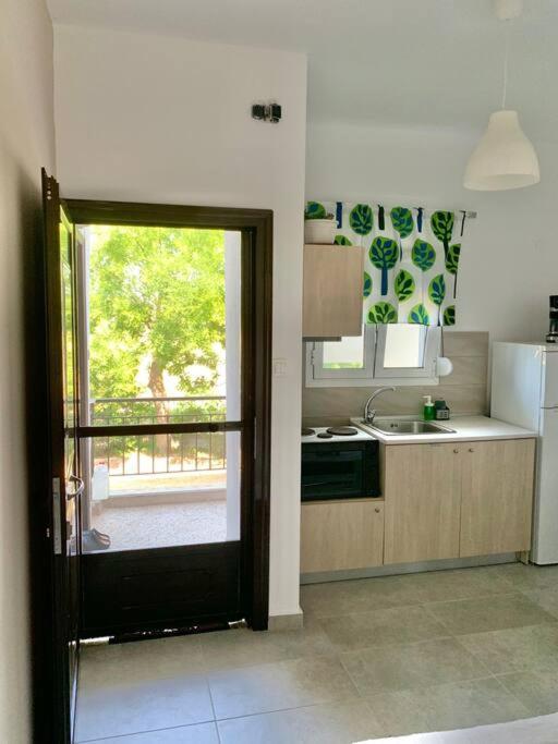 Lovely Apartment By The Sea 2 ….. 에파노미 외부 사진